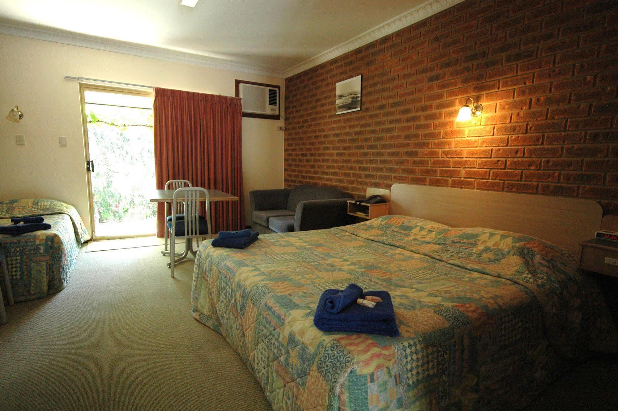 Burra Motor Inn Quarto foto